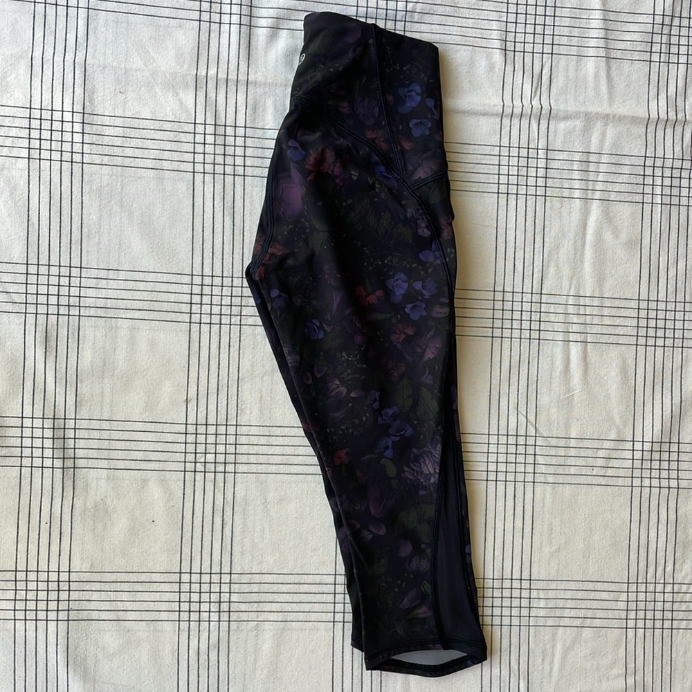 Lululemon Athletica - Picture 4 of 5